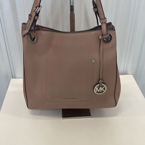 Michael Kors Walsh Bag - Picture 2 of 8